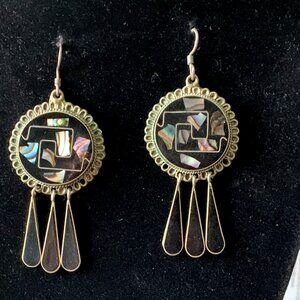 MEXICO ALPACA SILVER ROUND ABALONE DANGLING EARRINGS